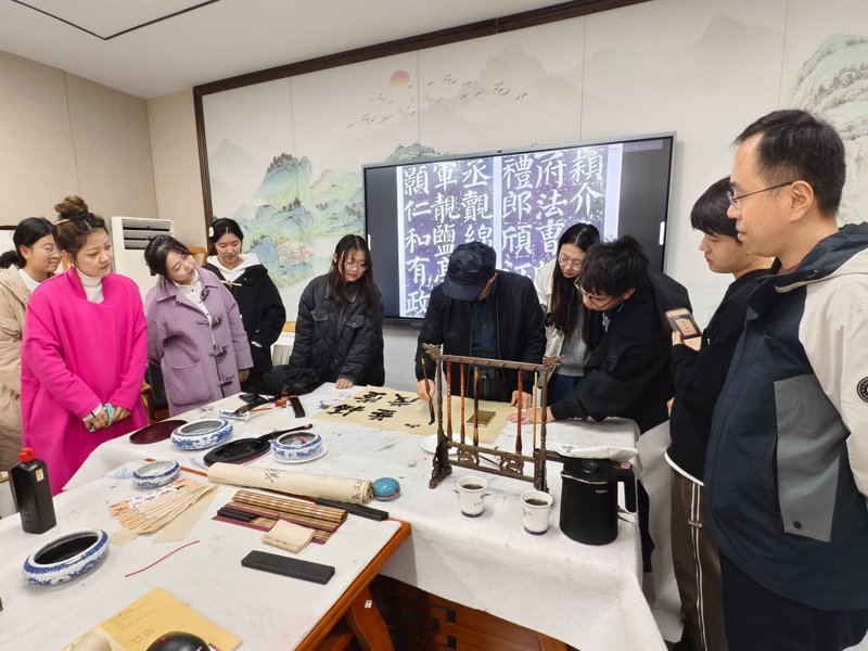 百色书法：一笔一画书写文化传承